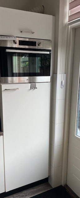 De oven zit wel erg hoog