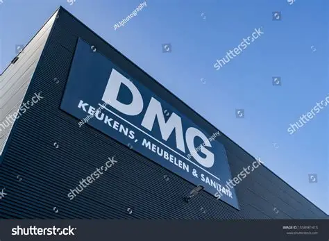 “Poep op de stoep bij DMG Waalwijk”