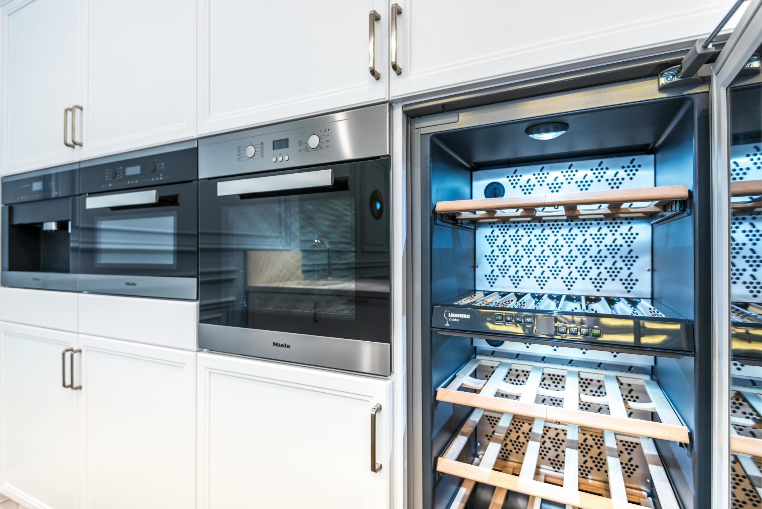 “Wijnkoeler in de keuken”